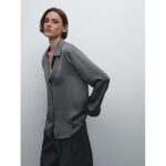 Bild von Luźna Satynowa Koszula Z Ozdobnymi Mankietami – Szary – Xs – Massimo Dutti – Kobieta